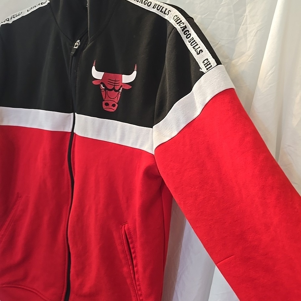 NBA Full-zip Chicago Bulls Track Jacket‎ Retro Chicago Bulls Spellout Size S - Picture 5 of 16